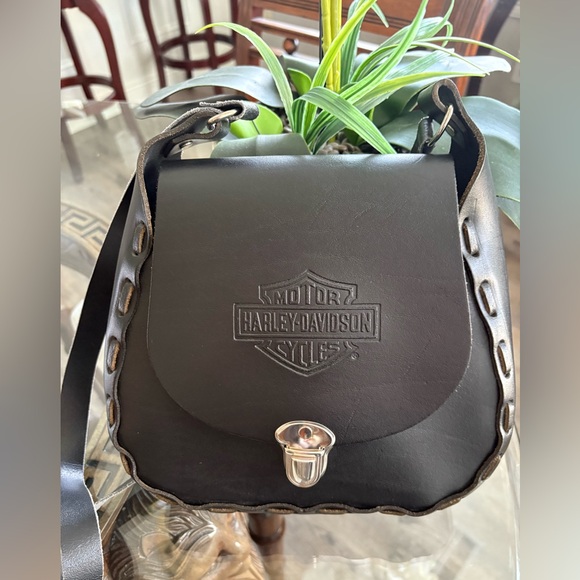 Harley-Davidson Handbags - 🖤🖤VINTAGE HARLEY DAVIDSON BLACK LEATHER SADFLE BAG!🖤🖤